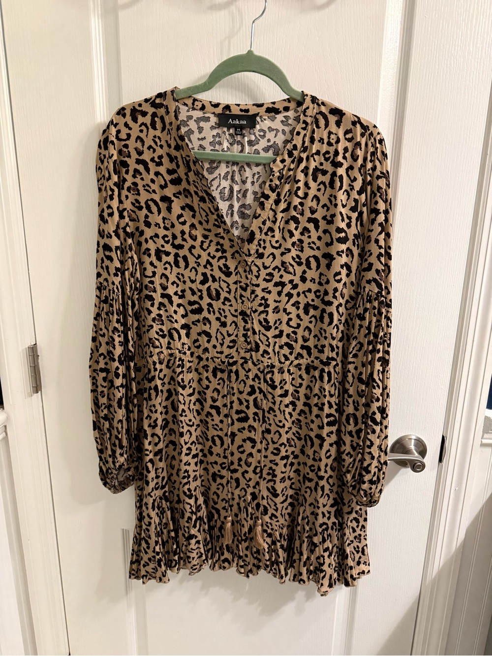 Aakaa Tan and Black Leopard Print V-Neck Long Sleeve Tunic Dress
